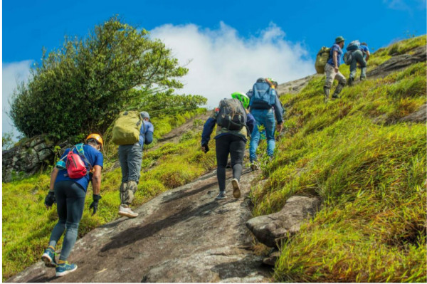 mountain hiking Sri Lanka