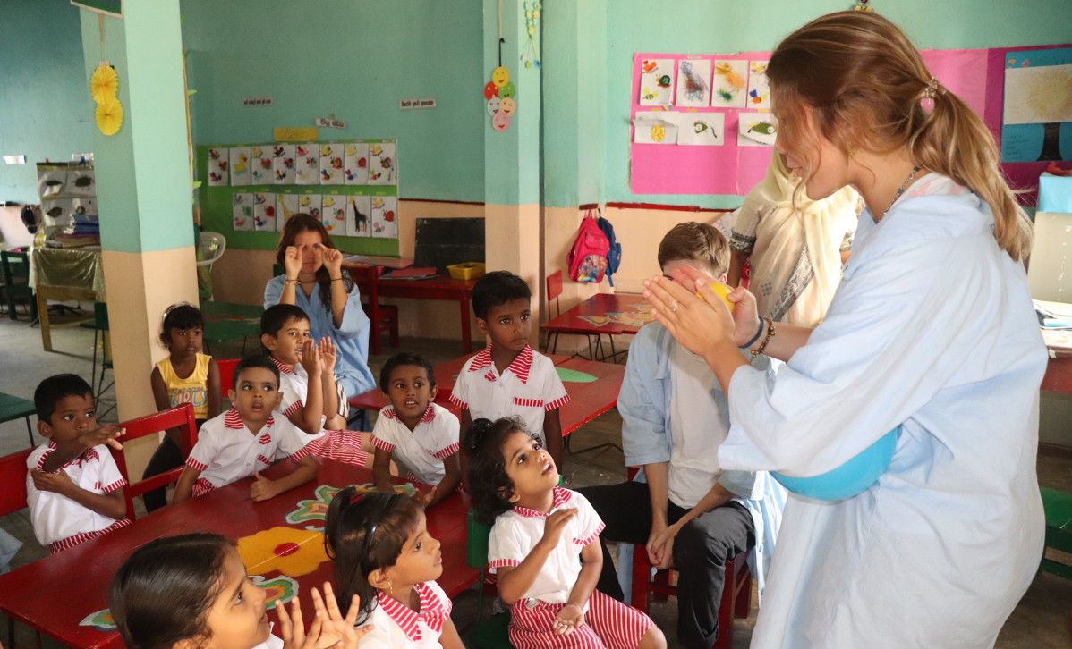 teaching volunteer